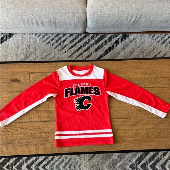 Calgary Flames Youth Hockey Jersey - Picture 5 of 11